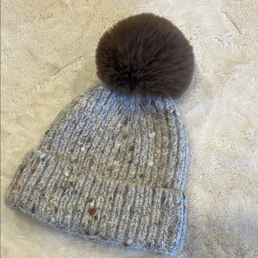 Norla Canada Chunky Knit Beanie with PomPom